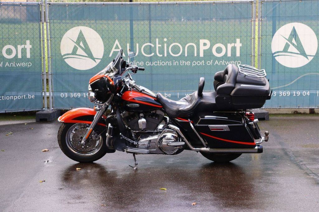 Motorcycle Harley-Davidson CVO ULTRA CLASSIC Petrol 2007 (Margin)