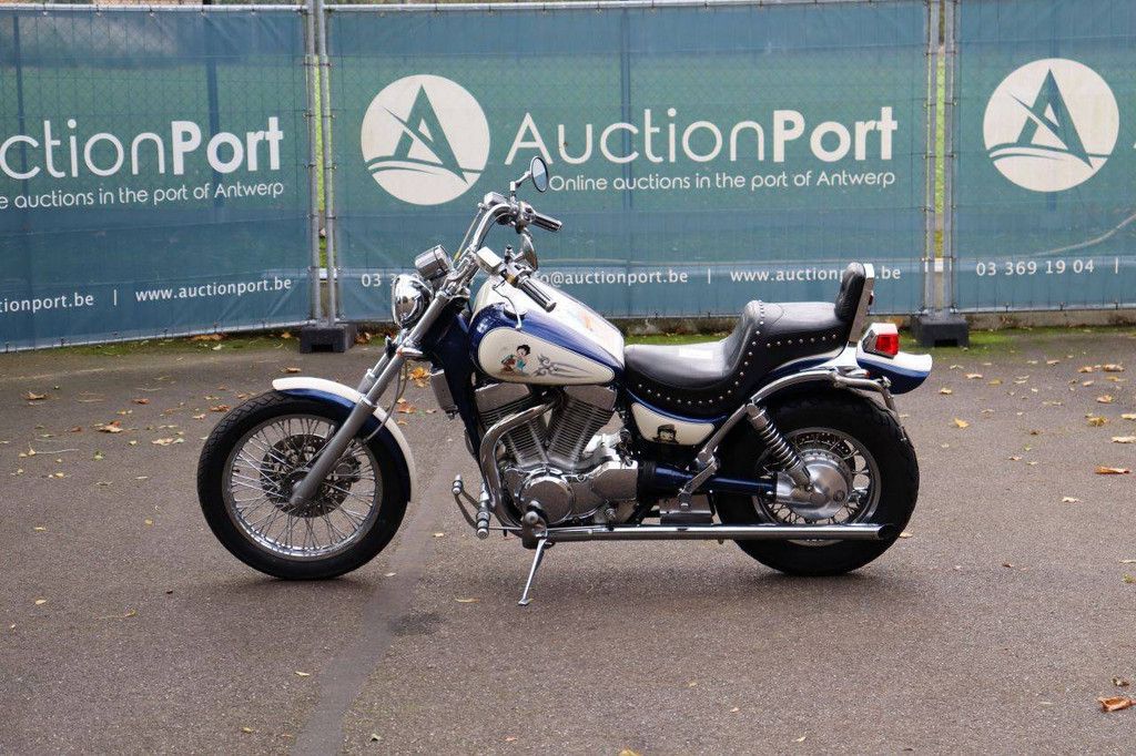 Suzuki VS 1400 Petrol Motorcycle 1998 (Margin)