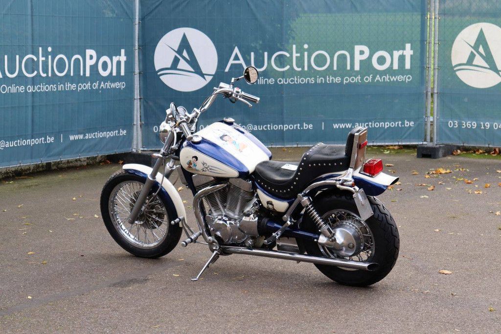 Suzuki VS 1400 Petrol Motorcycle 1998 (Margin)