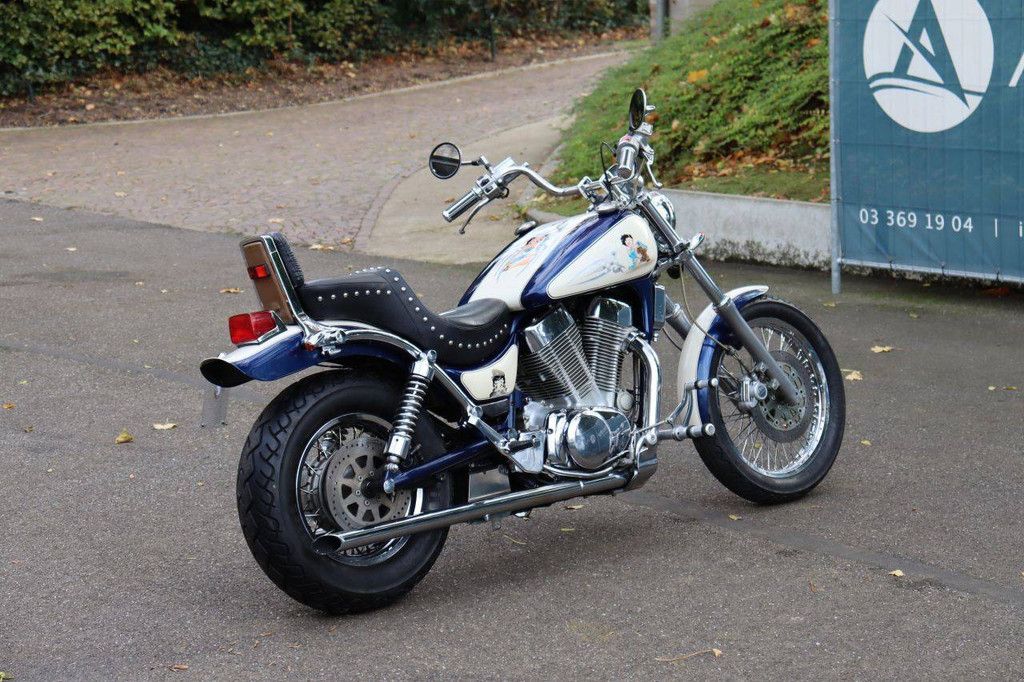 Suzuki VS 1400 Petrol Motorcycle 1998 (Margin)