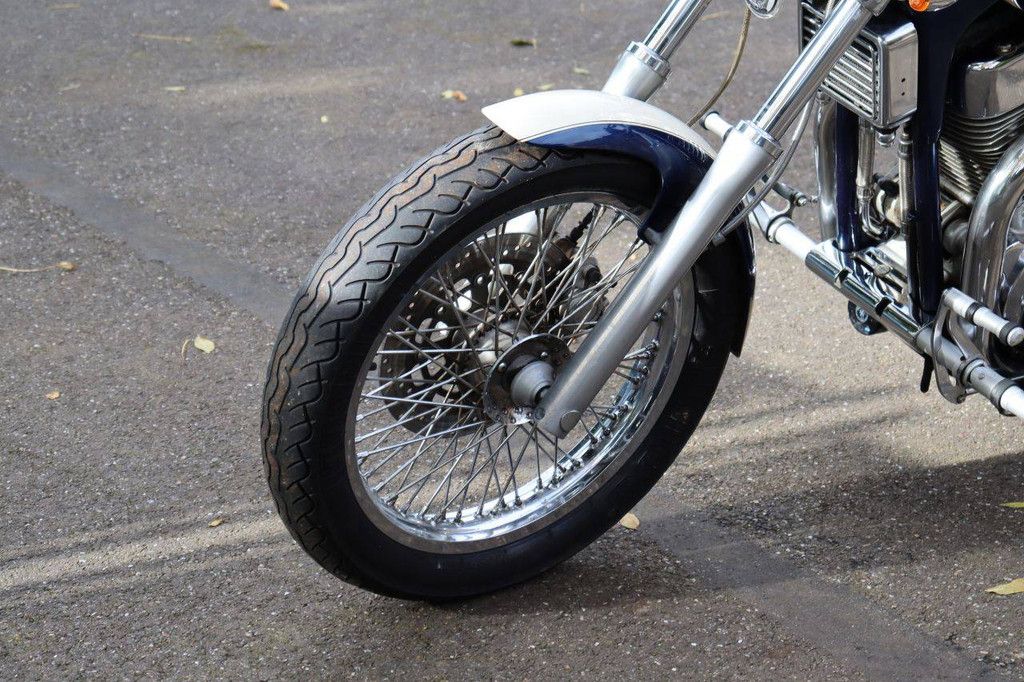 Suzuki VS 1400 Petrol Motorcycle 1998 (Margin)