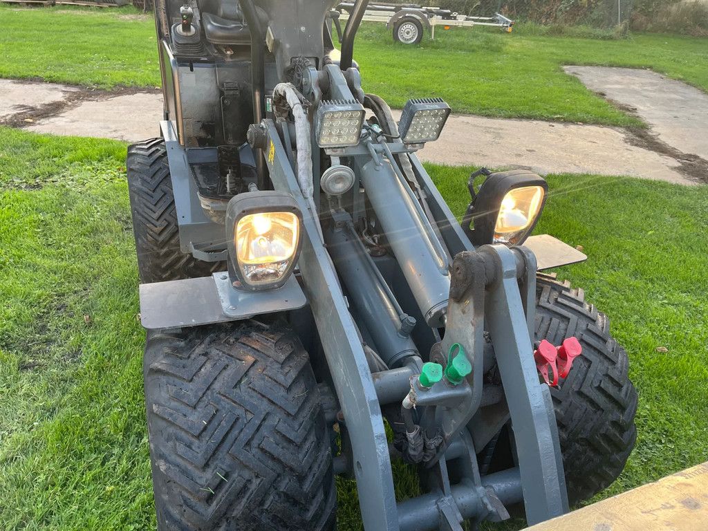 Giant 332SWT Xtra kniklader 33pk en Hoge rijsnelheid