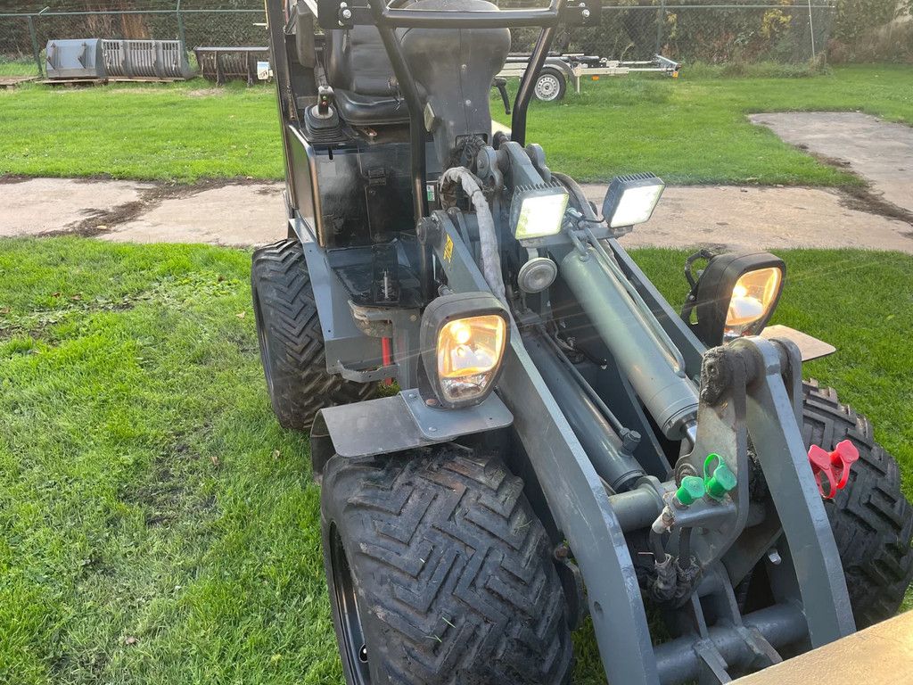 Giant 332SWT Xtra kniklader 33pk en Hoge rijsnelheid