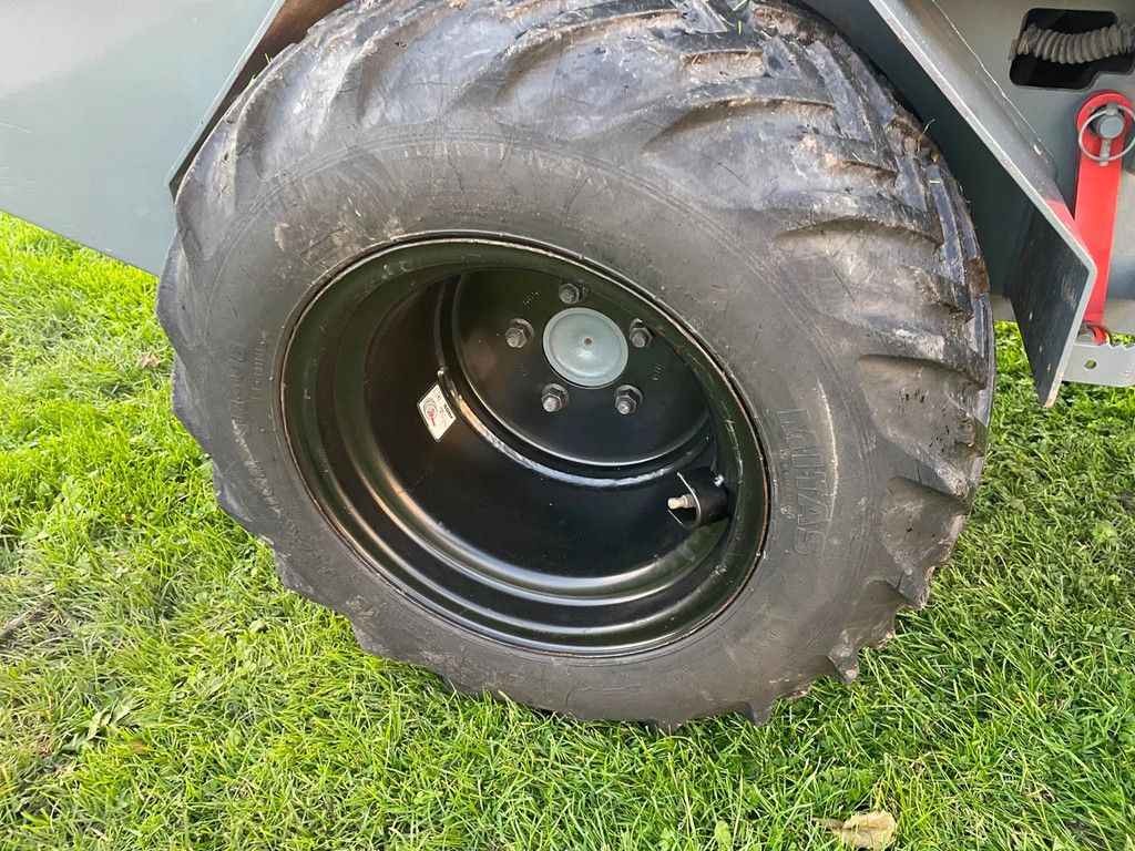 Giant 332SWT Xtra kniklader 33pk en Hoge rijsnelheid