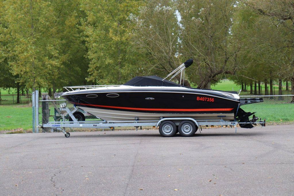 Sea-Ray 240 SunSport Petrol 260hp Speedboat 2009 With Trailer (Margin)