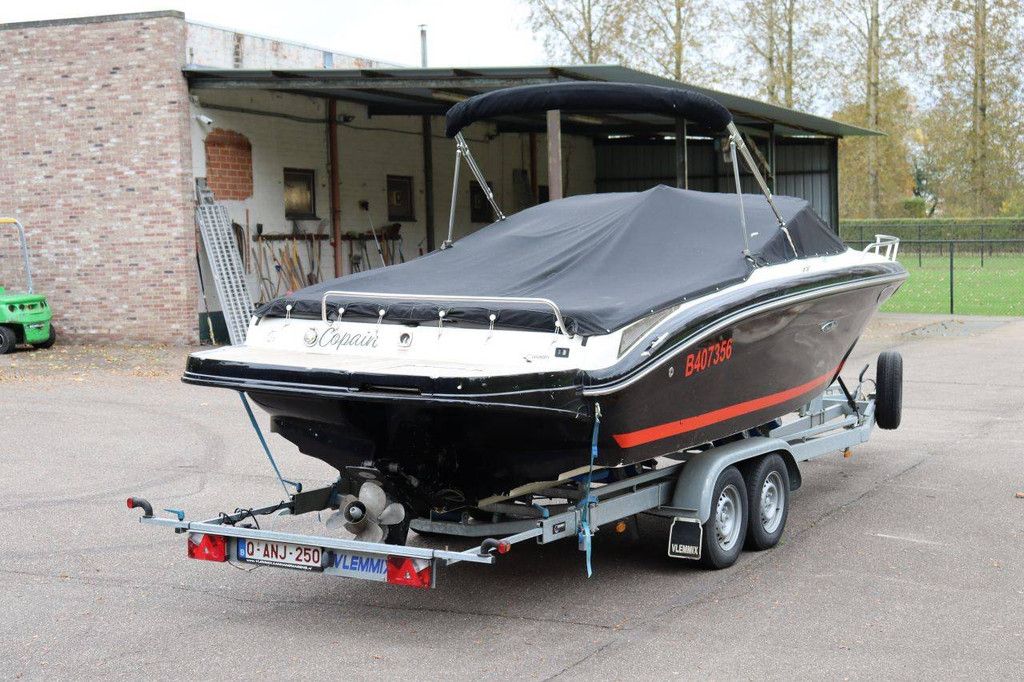 Sea-Ray 240 SunSport Petrol 260hp Speedboat 2009 With Trailer (Margin)
