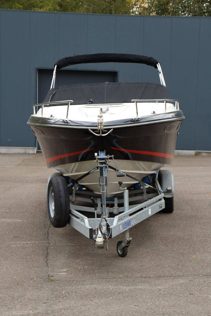 Sea-Ray 240 SunSport Petrol 260hp Speedboat 2009 With Trailer (Margin)