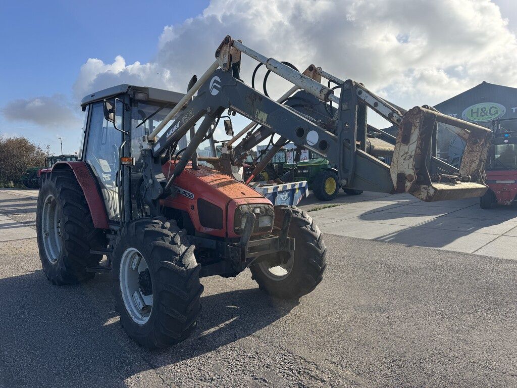 Massey-Ferguson 4255