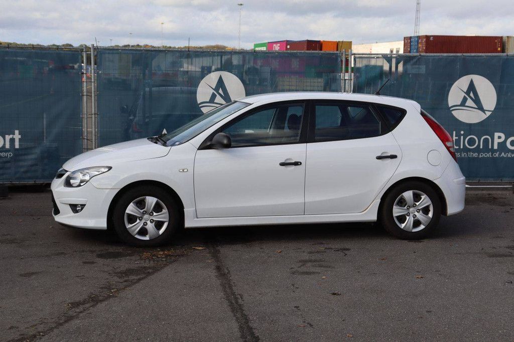 Pkw Hyundai i30 Benzin 109 PS 2011 (Margin)