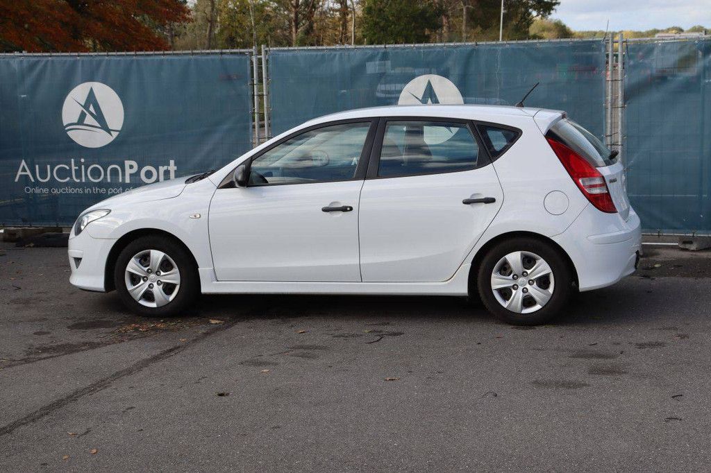 Pkw Hyundai i30 Benzin 109 PS 2011 (Margin)