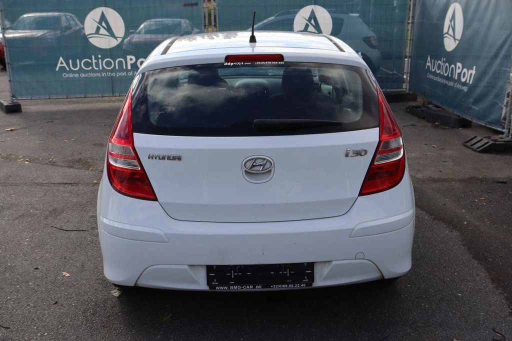 Pkw Hyundai i30 Benzin 109 PS 2011 (Margin)
