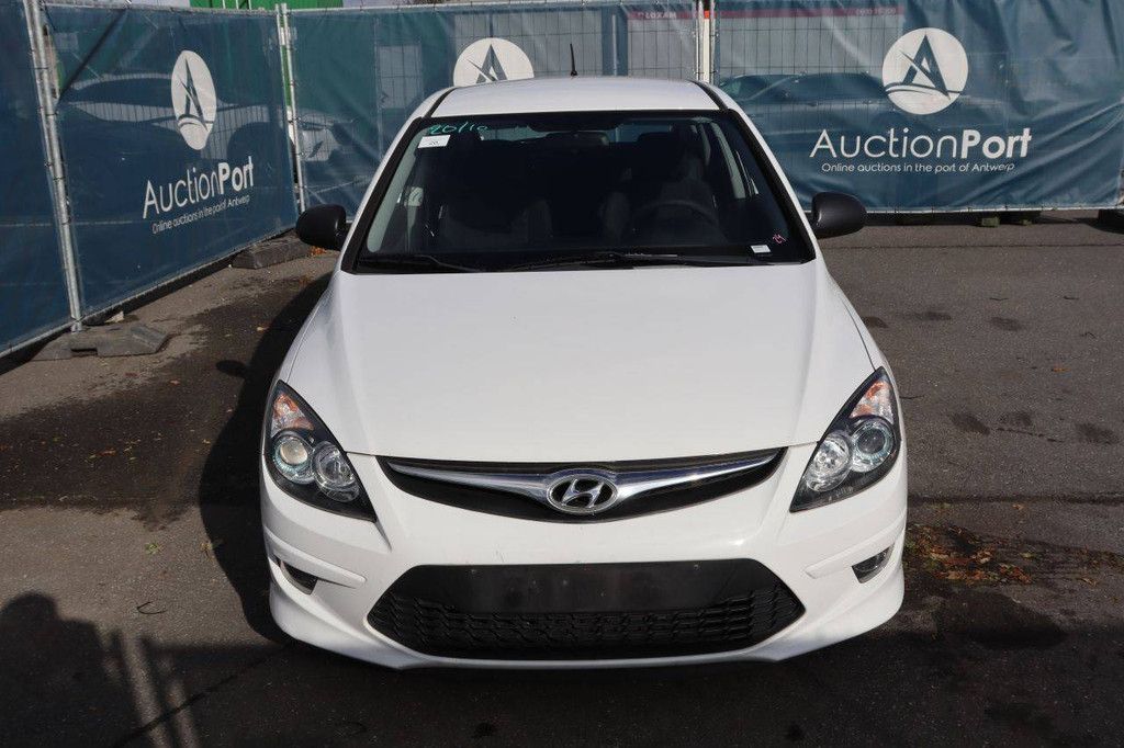 Pkw Hyundai i30 Benzin 109 PS 2011 (Margin)
