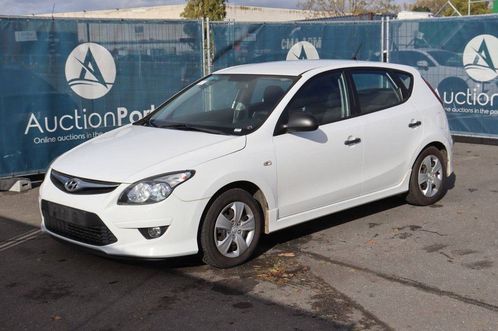Pkw Hyundai i30 Benzin 109 PS 2011 (Margin)