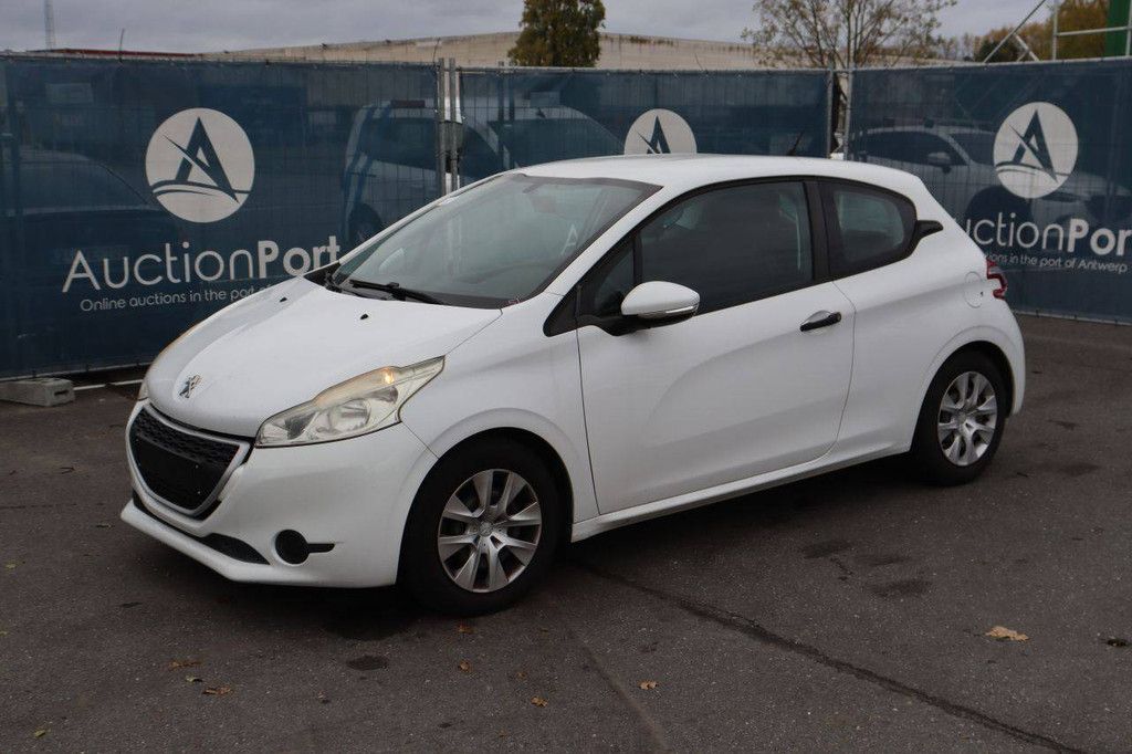 Passenger car Peugeot 208 Petrol 95hp 2012 (Margin)