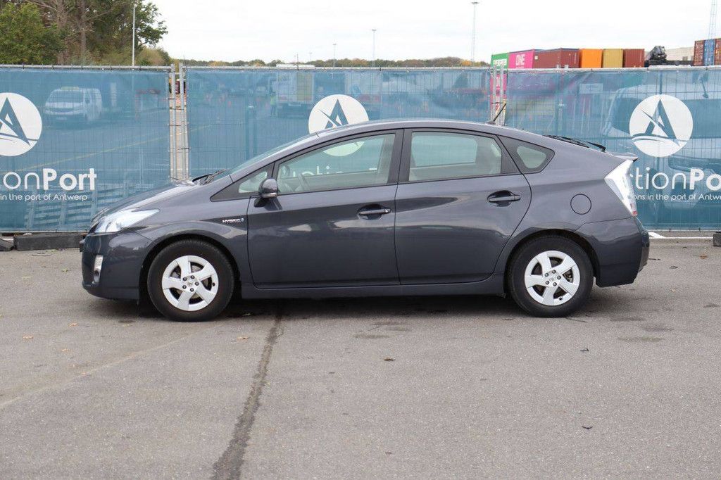 Pkw Toyota Prius Benzin-Hybrid 98 PS 2011 (Marge)