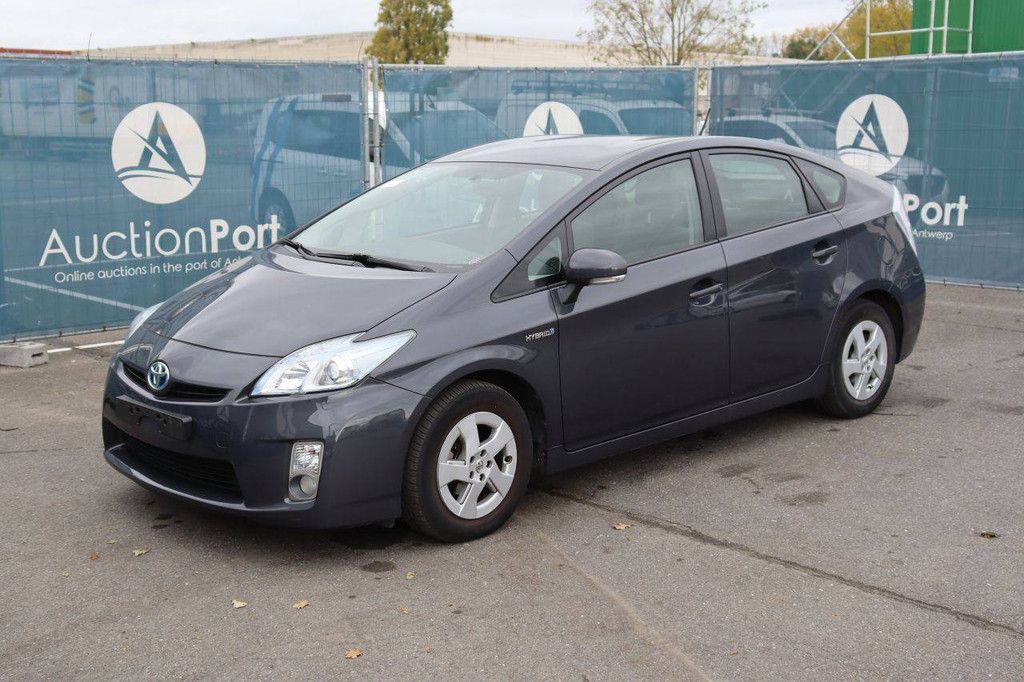 Pkw Toyota Prius Benzin-Hybrid 98 PS 2011 (Marge)