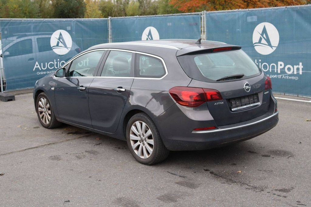 Opel Astra Sports Tourer Diesel Station Wagon 110hp 2013 (Margin)
