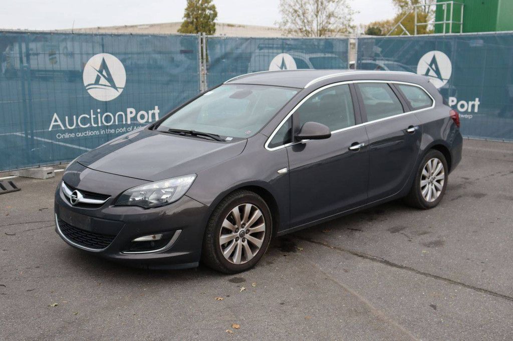 Opel Astra Sports Tourer Diesel Station Wagon 110hp 2013 (Margin)