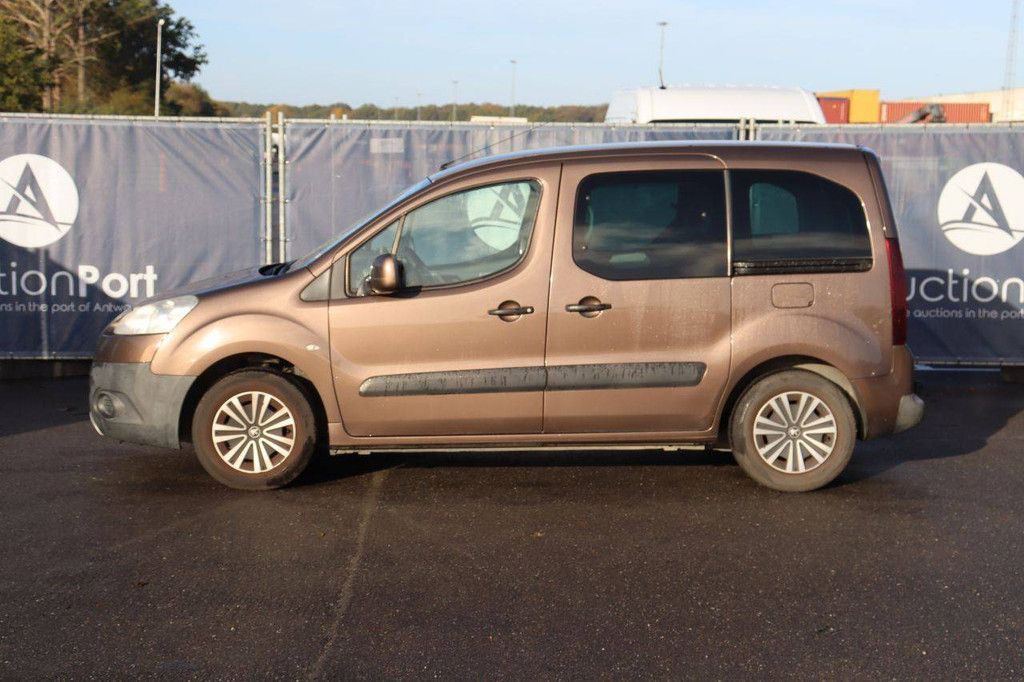 Passenger car Peugeot Partner Diesel 75hp 2013 (Margin)