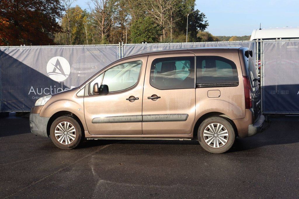 Passenger car Peugeot Partner Diesel 75hp 2013 (Margin)