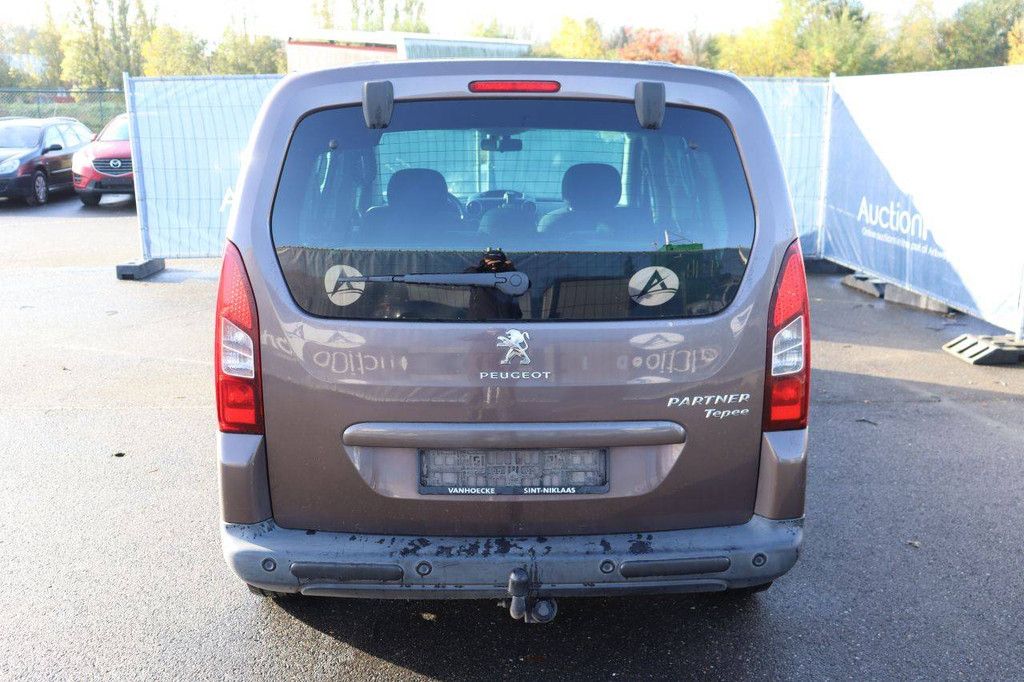 Passenger car Peugeot Partner Diesel 75hp 2013 (Margin)