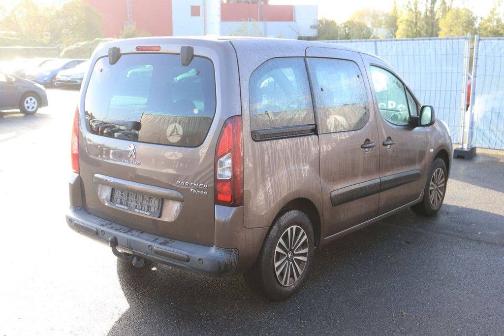 Passenger car Peugeot Partner Diesel 75hp 2013 (Margin)