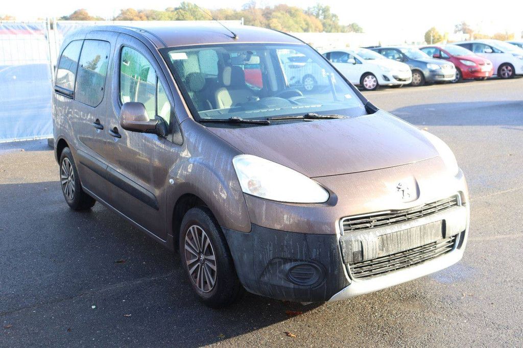 Passenger car Peugeot Partner Diesel 75hp 2013 (Margin)
