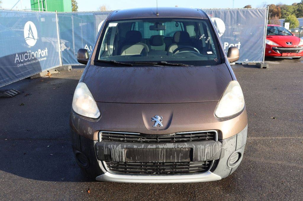 Passenger car Peugeot Partner Diesel 75hp 2013 (Margin)