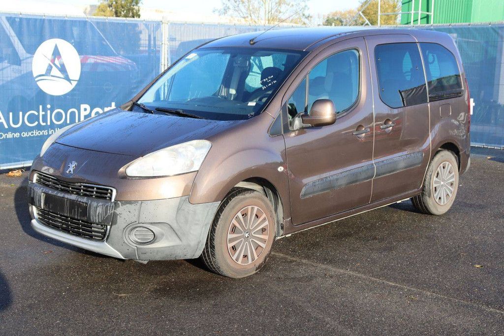 Passenger car Peugeot Partner Diesel 75hp 2013 (Margin)