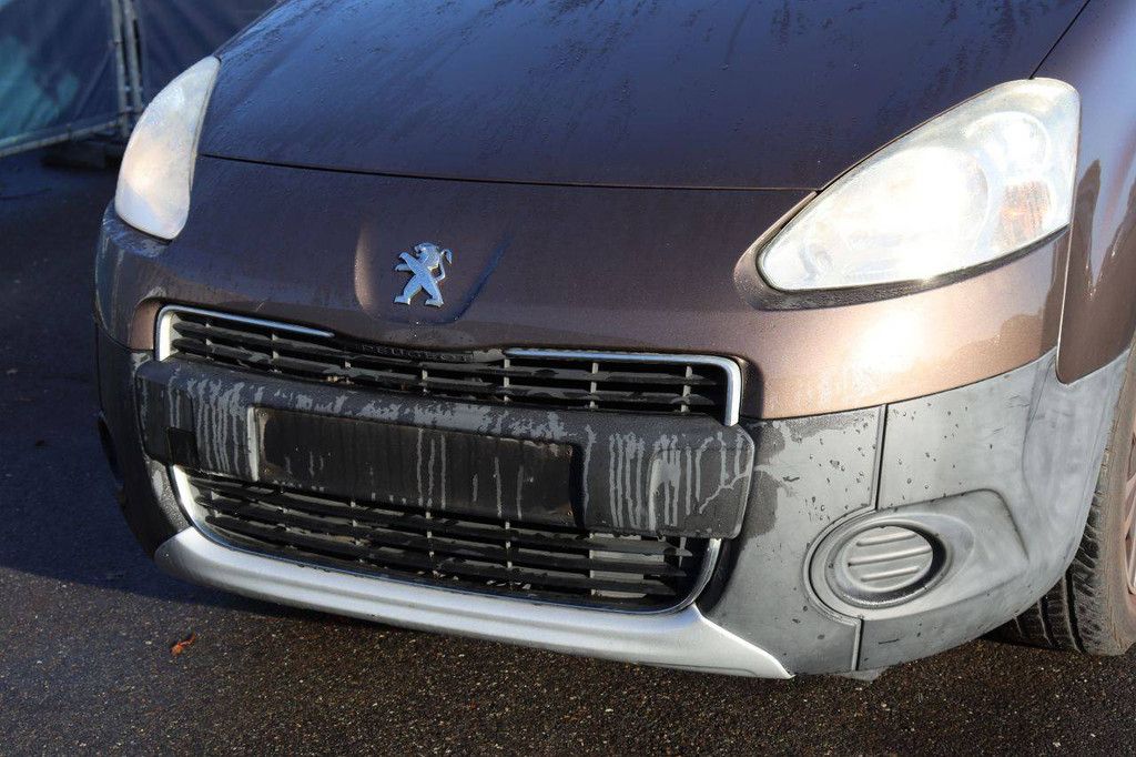 Passenger car Peugeot Partner Diesel 75hp 2013 (Margin)