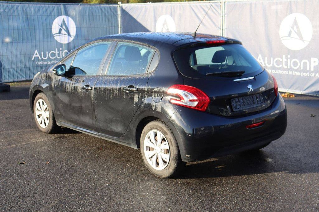 Pkw Peugeot 208 Benzin 82 PS 2015 (Margin)