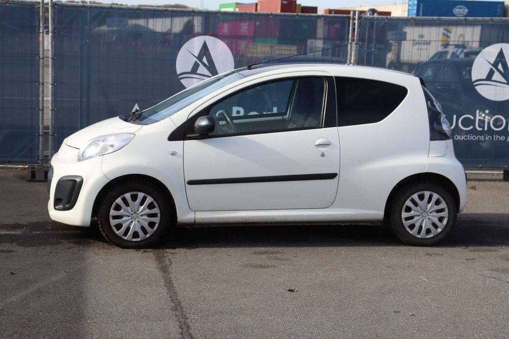 Passenger car Citroën C1 Petrol 68hp 2014