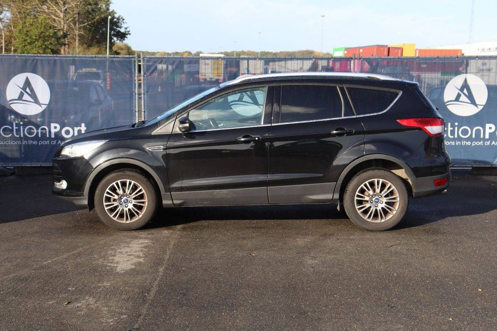 SUV Ford Kuga Benzin 150 PS 2014 (Marge)