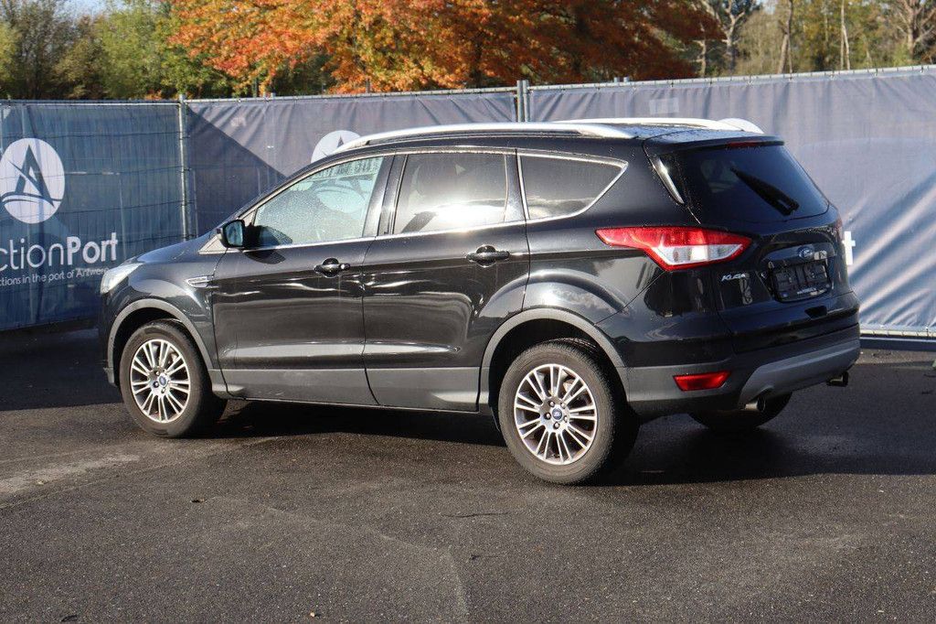 SUV Ford Kuga Benzin 150 PS 2014 (Marge)