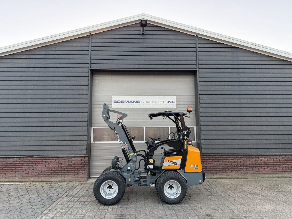 Giant G1500 L X-tra minishovel NIEUW flink hefvermorgen die L editie !! €495 LEASE