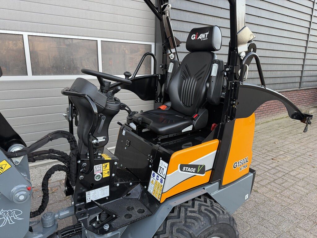 Giant G1500 L X-tra minishovel NIEUW flink hefvermorgen die L editie !! €495 LEASE
