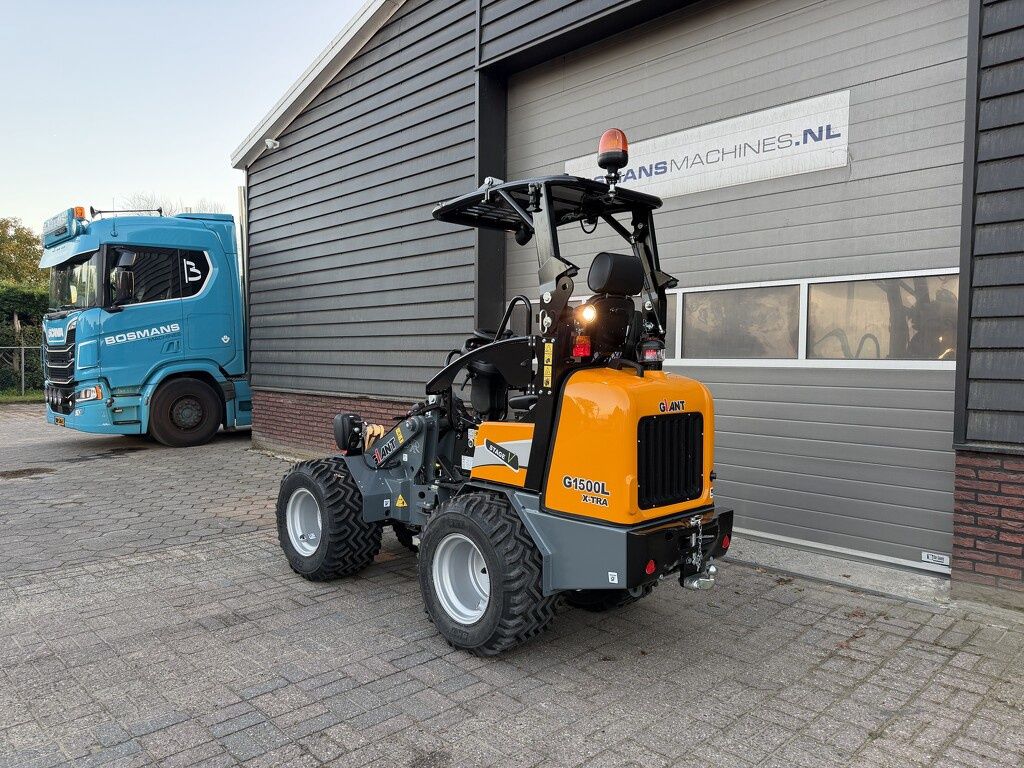 Giant G1500 L X-tra minishovel NIEUW flink hefvermorgen die L editie !! €495 LEASE