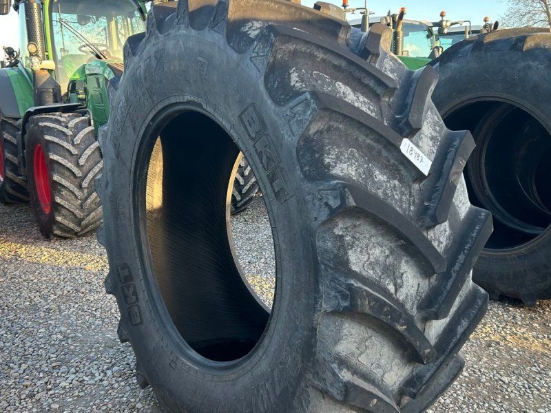 BKT 710/70R42