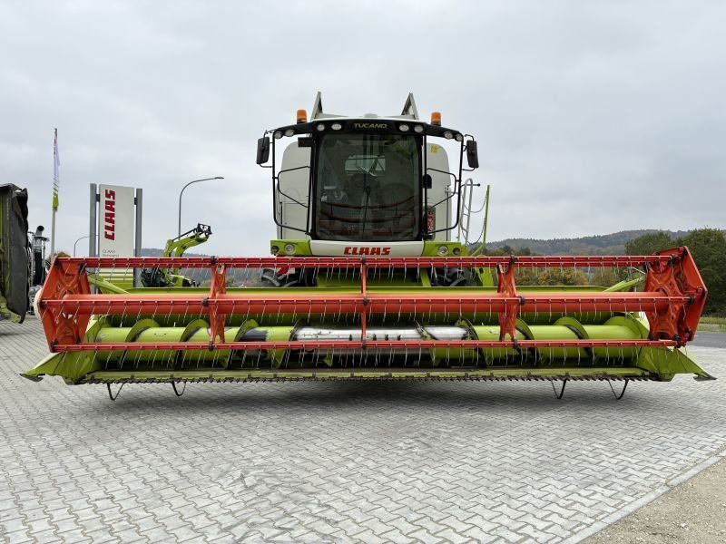 Claas TUCANO 570 + V680 RAPS + TW