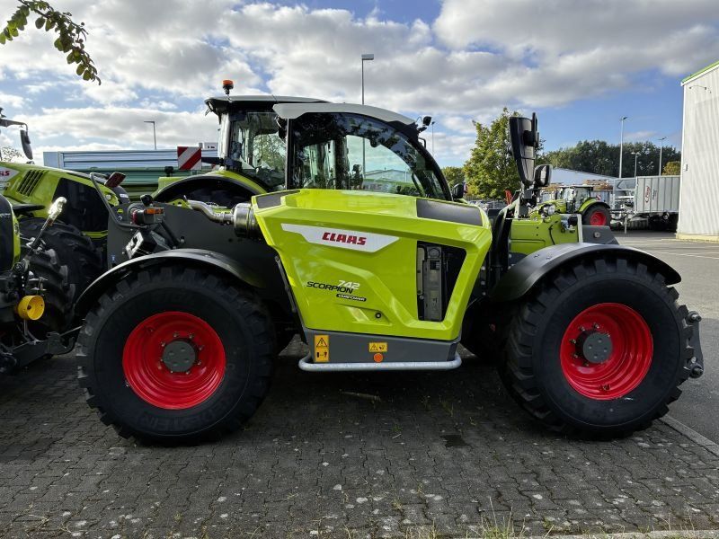 Claas SCORPION 742 VARIPOWER