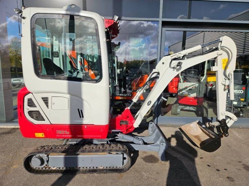 Takeuchi TB 216