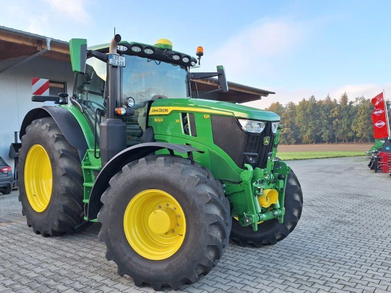 John Deere 6R 215