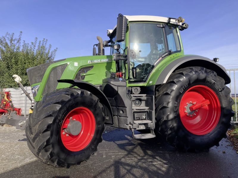 Fendt 828 VARIO S4 PROFI PLUS