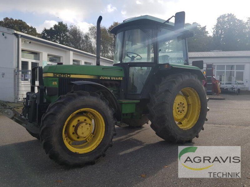 John Deere 2250