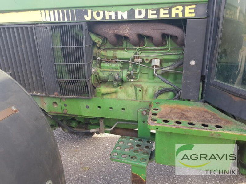 John Deere 2250