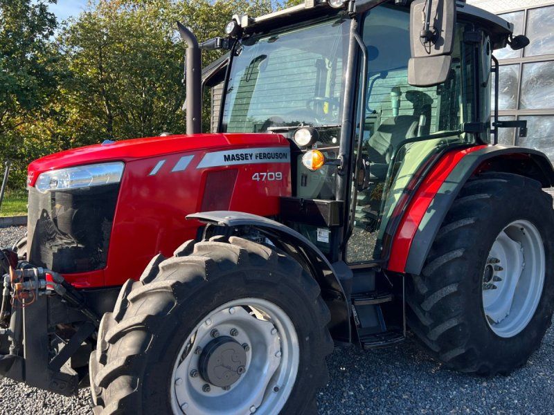 Massey Ferguson 4709