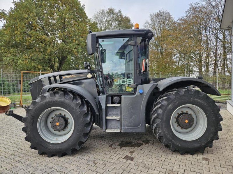 JCB Fastrac 4220