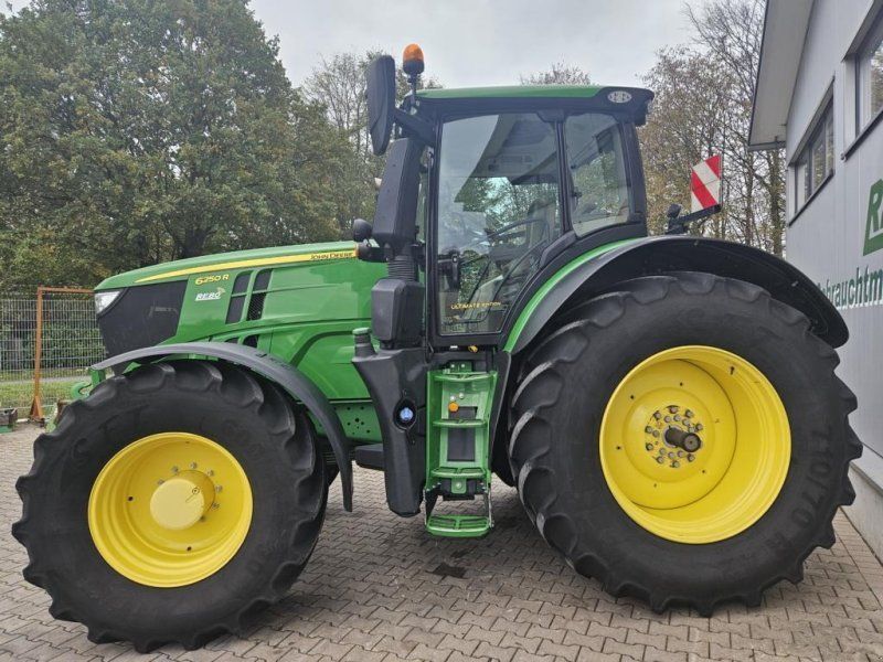 John Deere 6250R