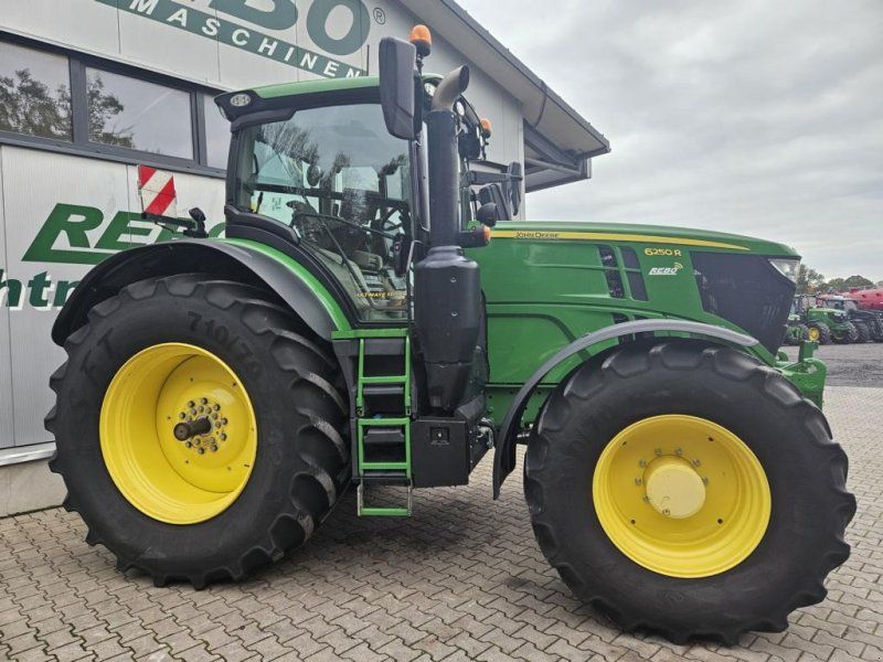 John Deere 6250R