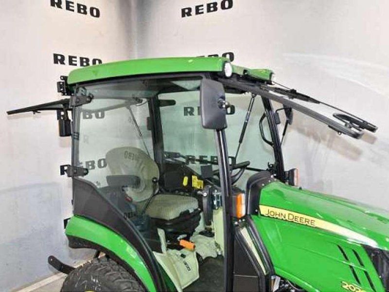 John Deere 2026R TRAKTOR